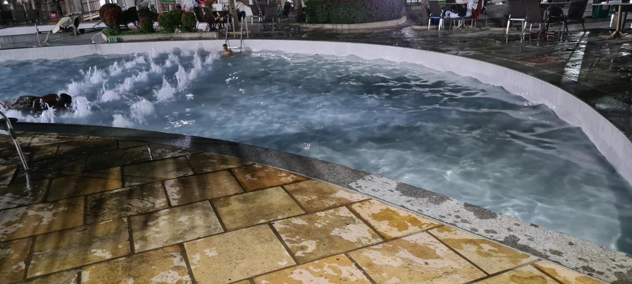 Thermas Lacqua Diroma Com Piscina De Ondas Gratis 24Horas Caldas Novas Exterior photo